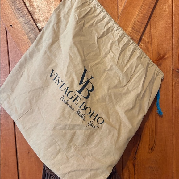 Vintage Boho L V crossbody - Picture 4 of 4